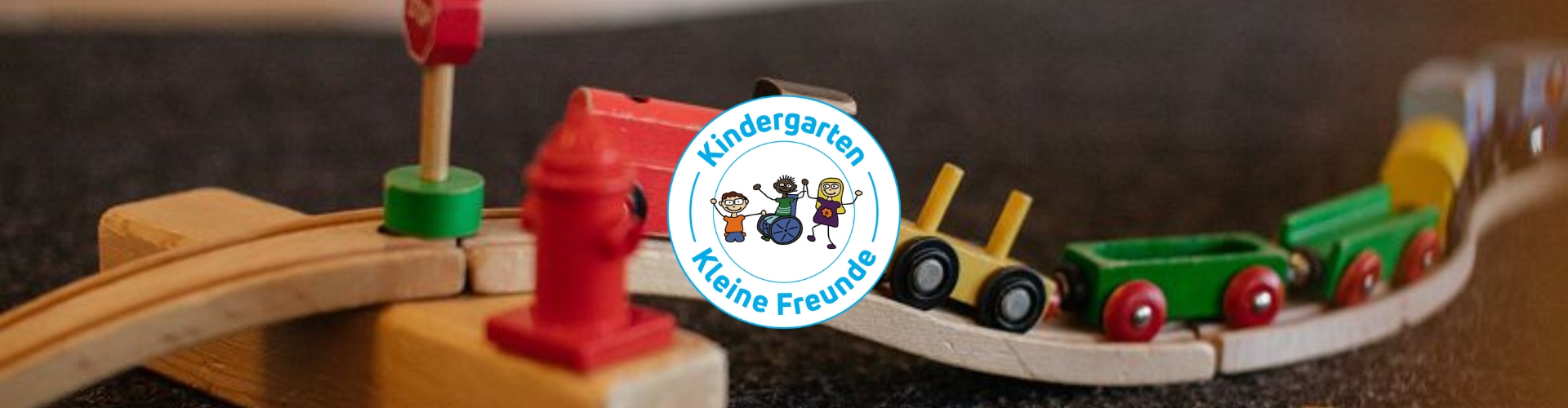 Kindergarten Kleine Freunde Titelbild