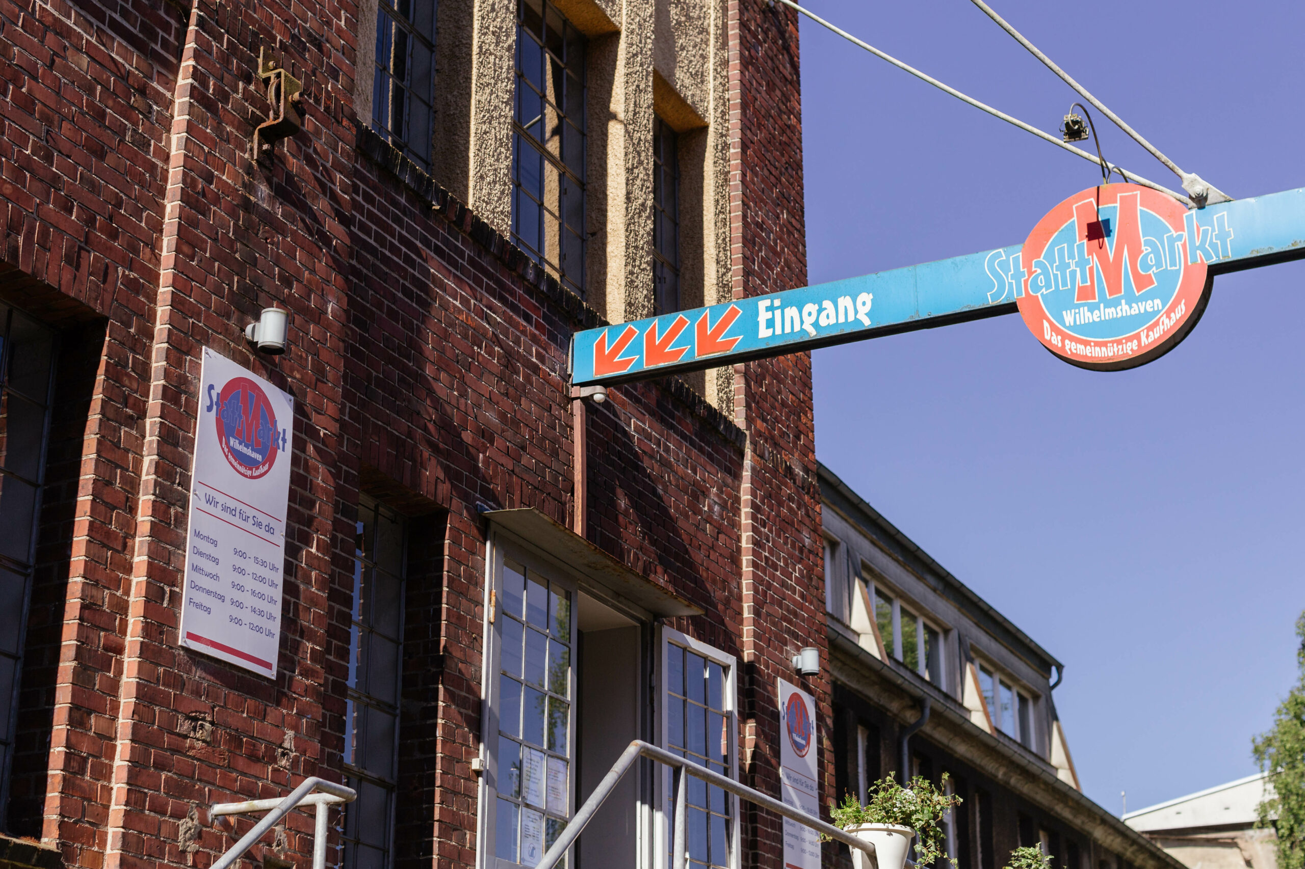 Stattmarkt Eingang Logo Wilhelmshaven