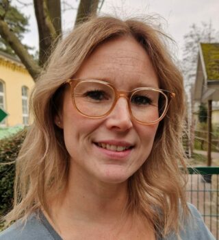 Eine junge GPS Mitarbeiterin namens Vanessa Heins. Sie ist die neue Leiterin des Kita Seepferdchens bei der GPS.