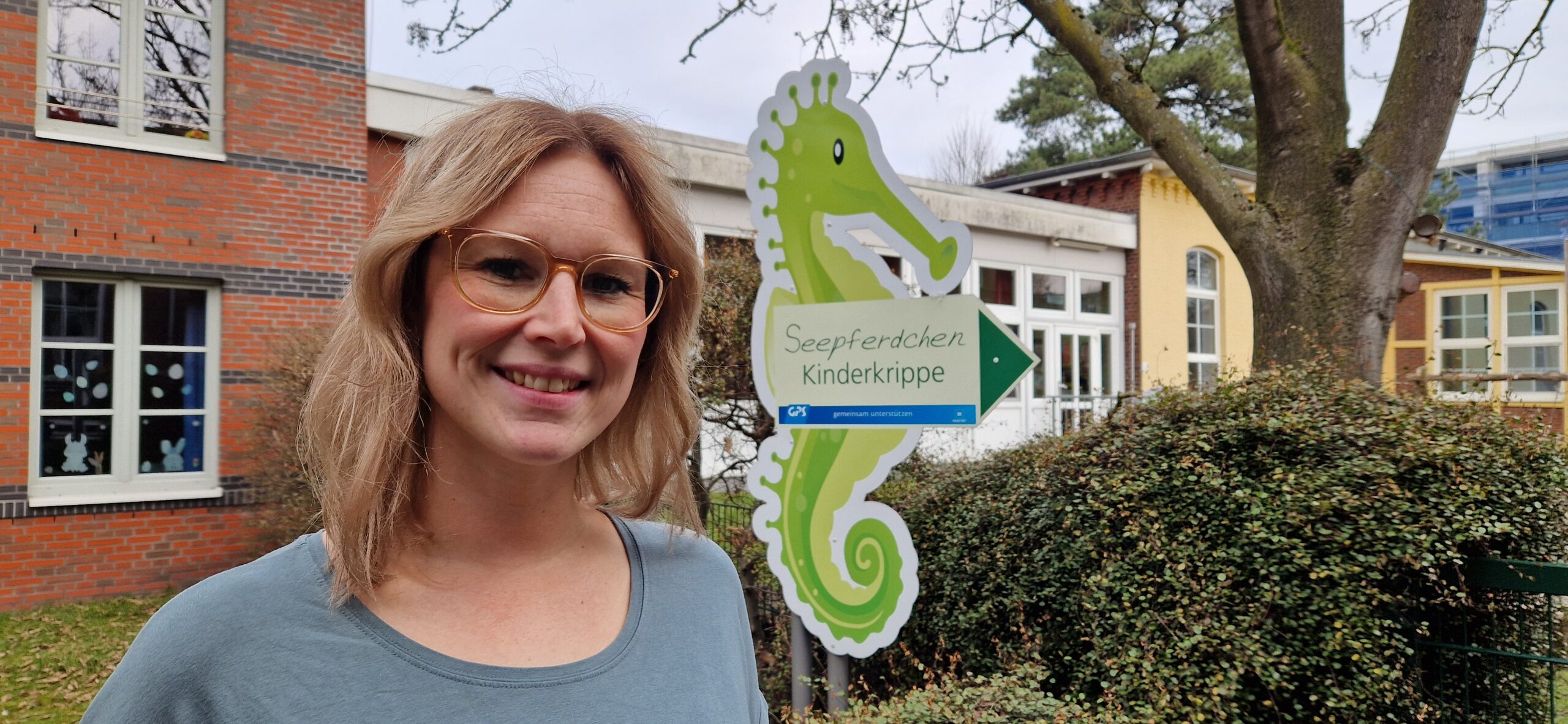 Eine junge GPS Mitarbeiterin namens Vanessa Heins. Sie ist die neue Leiterin des Kita Seepferdchens bei der GPS.