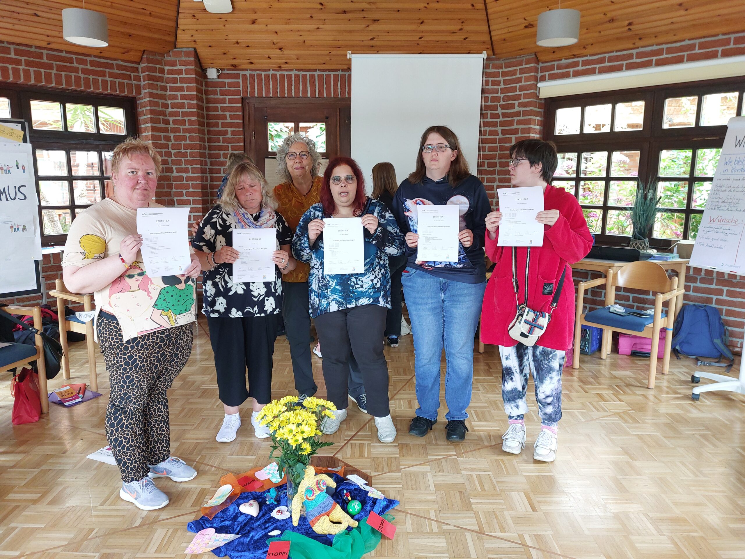 Gruppenfoto von den GPS Frauenbauftragten und der Leiterin Andrea Hicken